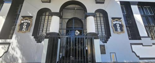 Downtown Santiago House | Hostal House 995