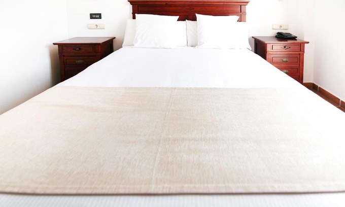 Zahara de los Atunes House | Hostal La Muralla