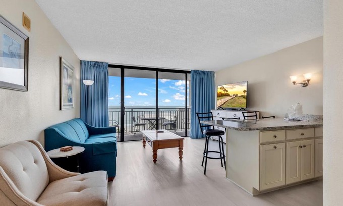 Myrtle Beach Apartment | Hosteeva Beach View 1BR Ocean Forest Plaza Condo