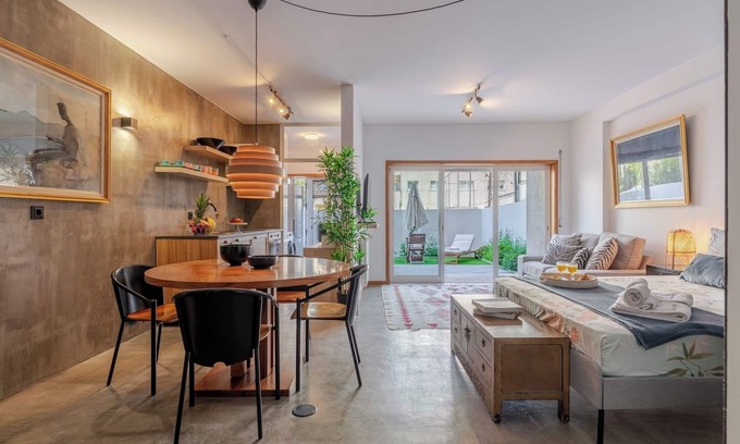 Leixões Apartment | HostWise – Modern Flat w/Terrace | Near the Beach
