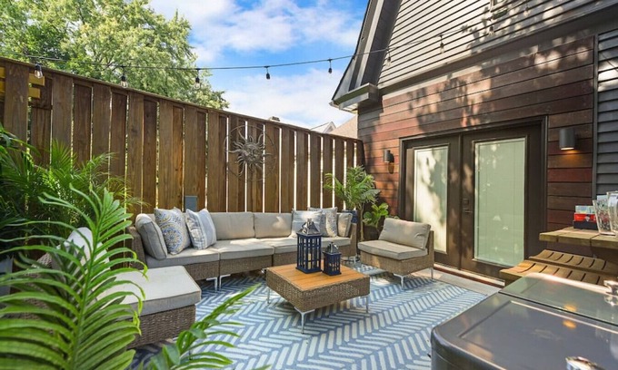 Mount Washington House | ★ HostWise Stays ★ Hot Tub, great outdoor area, off-street parking, more!
