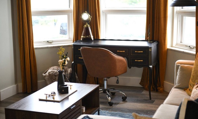 Mount Washington Apartment | ★ HostWise Stays ★ On Grandview Ave, Spectacular Views with a King Bed