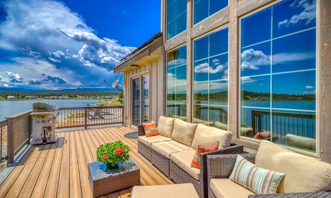 Pagosa Springs House | Hot Toddy: Lakefront Beauty w/Hot Tub, Fireplace, Games, Paddleboards, 6 Min to Uptown, Lake Access