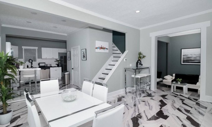 Tremont House | Hot Tremont House - 6 Bed 3 Bath