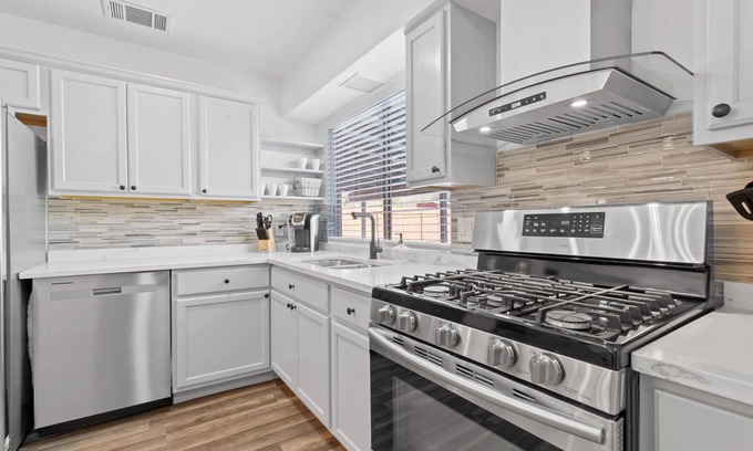North Lamar House | Hot Tub and Pool- Downtown ATX