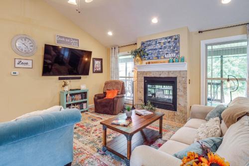 Cookeville House | Hot Tub and Scenic Deck! Spacious Cookeville Retreat