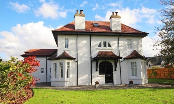 Stanley House | Hot tub, beautifully restored Manse. Fantastic midweek rates available.
