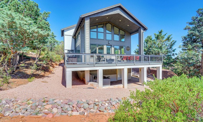 Pine Cabin | Hot Tub + Deck: Mtn-View Pine Getaway!