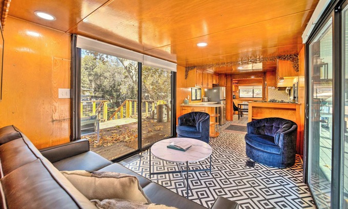 Payson Cottage | Hot Tub & Deck: Waterfront Escape in Payson!