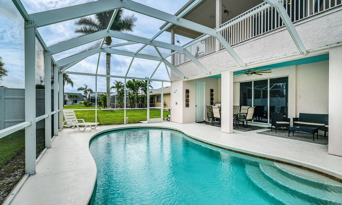 Caloosahatchee House | Hot Tub + Fire Pit: Spacious Cape Coral Oasis!