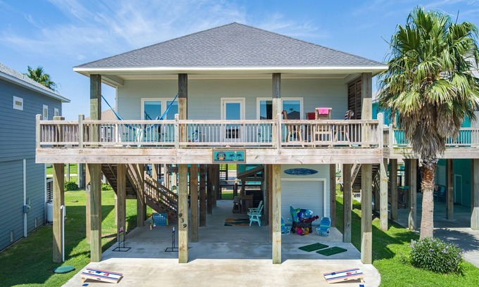 Port Bolivar House | Hot Tub, Gulf & Beach Views, Tiki Bar, Grill, Games, Dogs