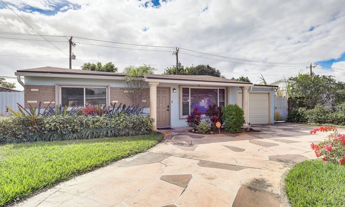 Miramar House | Hot Tub Haven: 4 Mi to Hard Rock Stadium!