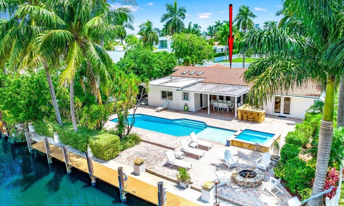 Nurmi Isles House | Hot Tub & Heated Pool! Waterfront+1 Mile To Beach!