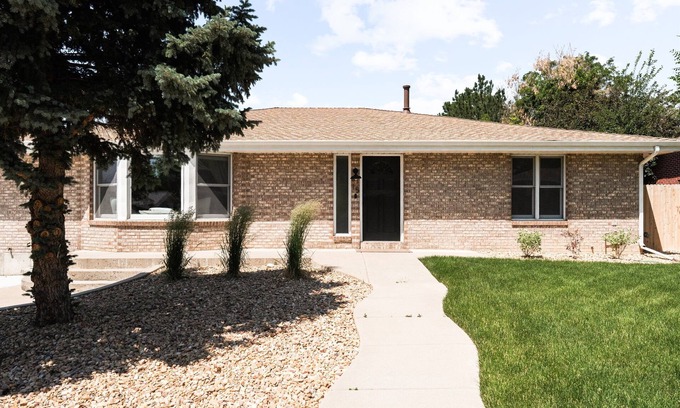 Lamar Heights Area House | Hot Tub & Patio | Colorosa 5-BR Getaway