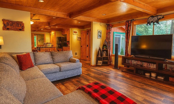 Vallecito Cabin | Hot Tub & Pet Friendly