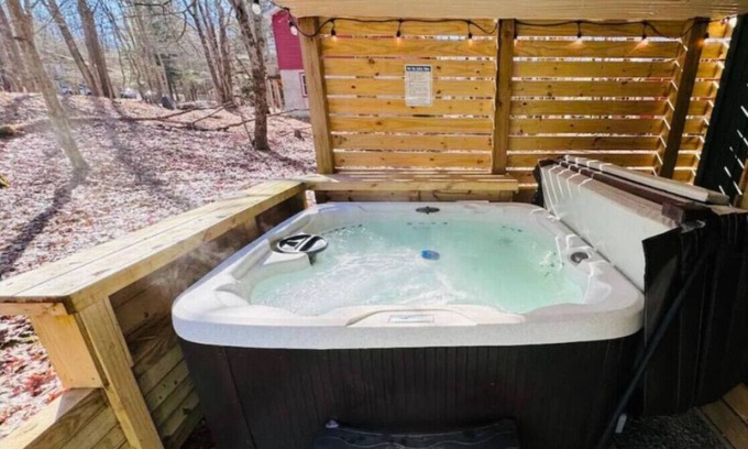 Albrightsville Apartment | Hot Tub with Views Game Room Fire Pit