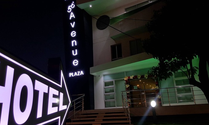 Metropolitana Hotel | Hotel 56 Avenue Plaza