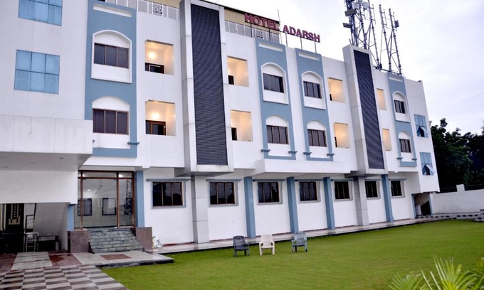 Daulatabad Hotel | Hotel Adarsh