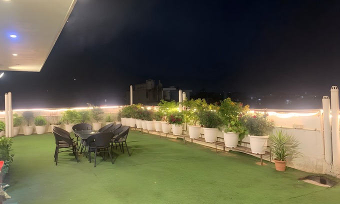 Dwarka Hotel | Hotel Aerostar Gold Near Yashobhoomi