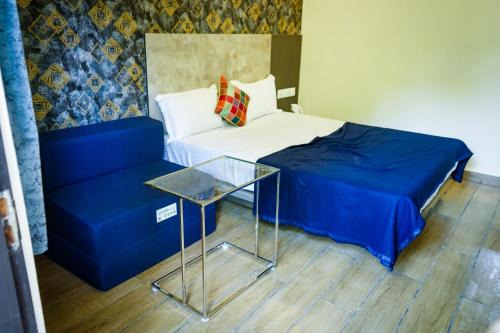 Yercaud Hotel | Hotel AlpineglO Yercaud
