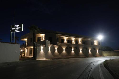 Marina di Varcaturo Hotel | Hotel Barracuda