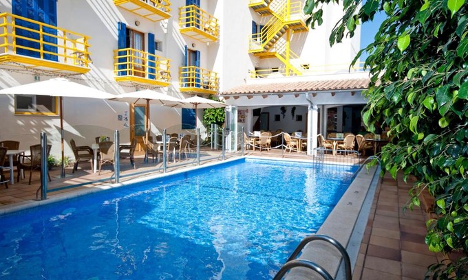 Es Pelats Hotel | Hotel Bellavista