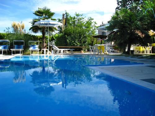 Bagni di Tabiano Hotel | Hotel Boomerang - Check-in & Meals in front at hotel Sporting
