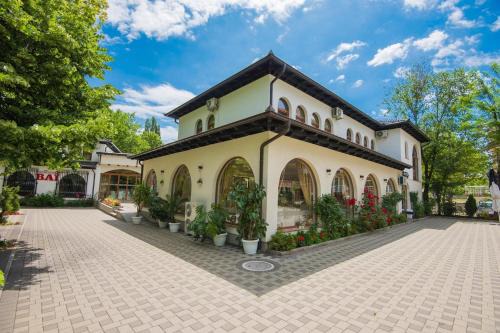 Pejë Hotel | Hotel Camp Karagaq