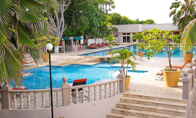 El Laguito Hotel | Hotel Cerca al Mar HC-F Con Desayuno