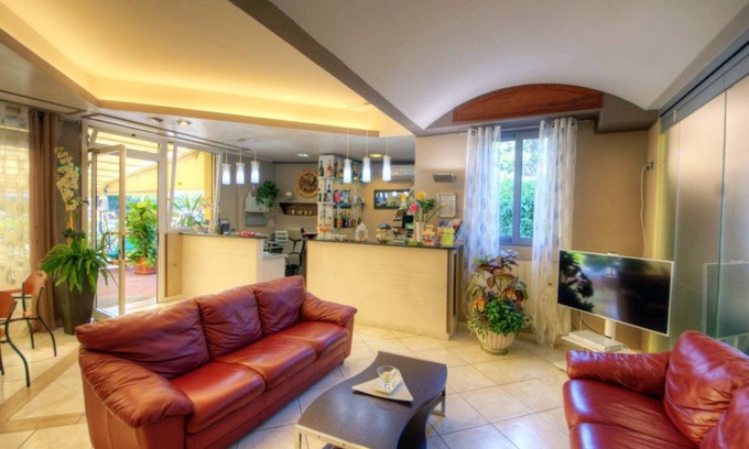 Loano Hotel | Hotel Claudia