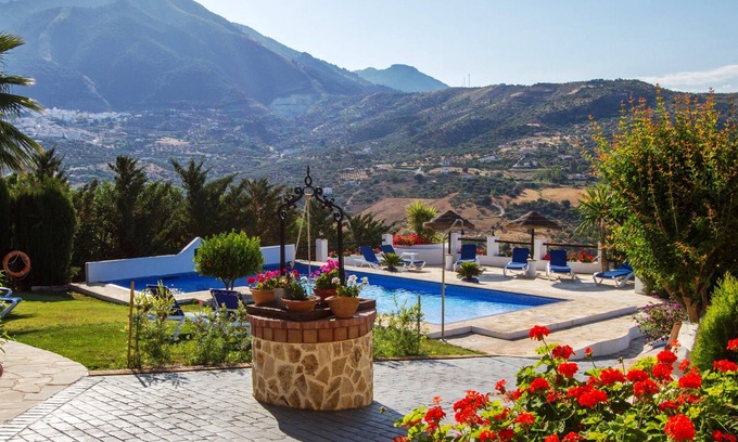 Alcaucin Hotel | Hotel Cortijo de Salia