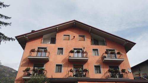 Champagne Hotel | Hotel Cristina