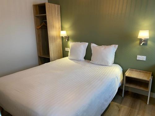 Ecartelee-Bonabry-Orieres-Paron Hotel | Hotel de Bretagne