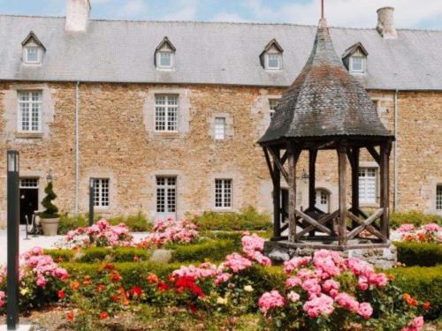 Le Tronchet Hotel | Hotel de L'Abbaye Le Tronchet - Handwritten Collection