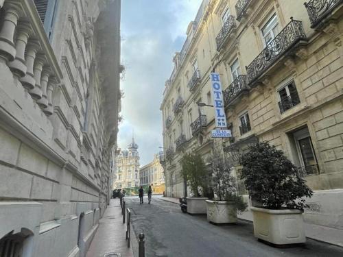 Comedie Hotel | Hotel de La Comédie