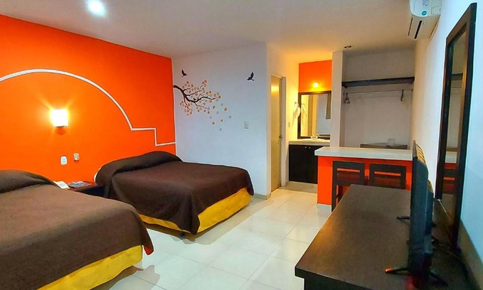 Zona Paseo Montejo Hotel | Hotel El Marques