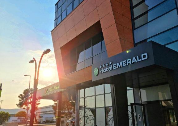 Bisce Polje Hotel | Hotel Emerald