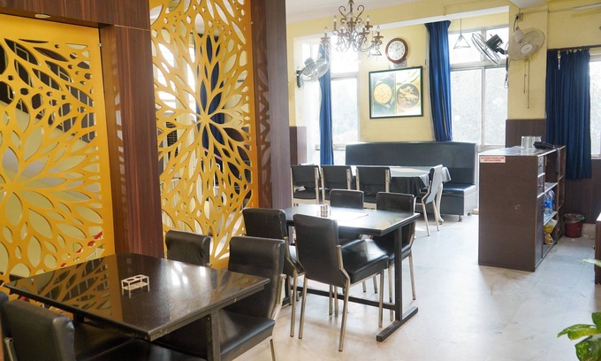 Sakchi Hotel | Hotel Holidei Inn