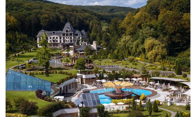 Nyzhnje Solotvyno Hotel | Hotel Irys by Derenivska Kupil