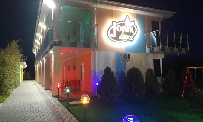 Chornomorsk Hotel | Hotel Jonik Land