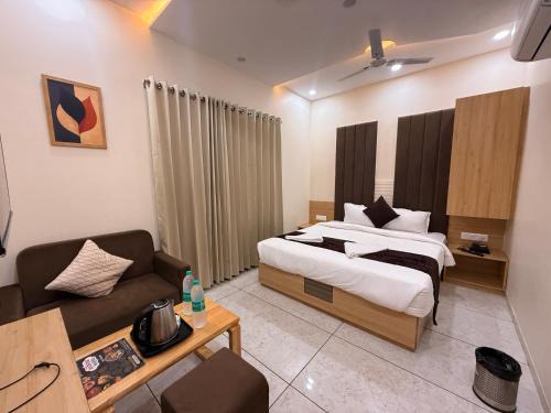 Ujjain Hotel | Hotel Kusum Kunj