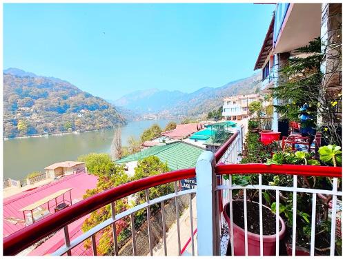 Mallital Hotel | Hotel Lake Naini View - Restaurant &Free Wifi Available - Luxury Collection of Hotels with Spacious Room - Best Lake View Hotel In Nainital