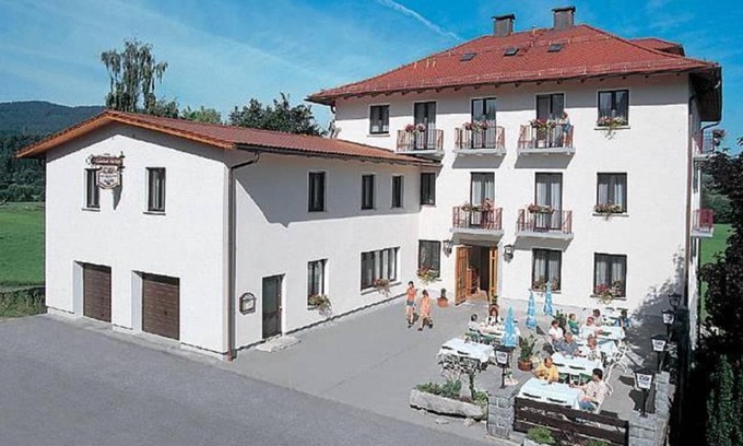 Zachenberg Hotel | Hotel Landgasthof Hacker