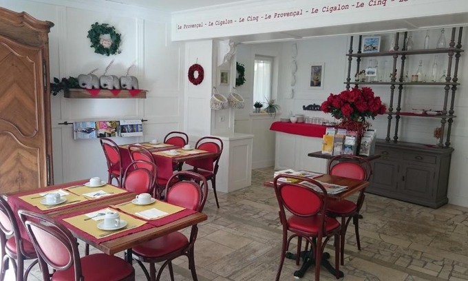 Martigues Hotel | Hotel Le 5