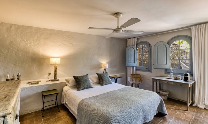 Viladamat Apartment | Hotel 'Les Hamaques - Glicina' with Shared Pool, Wi-Fi and Air Conditioning