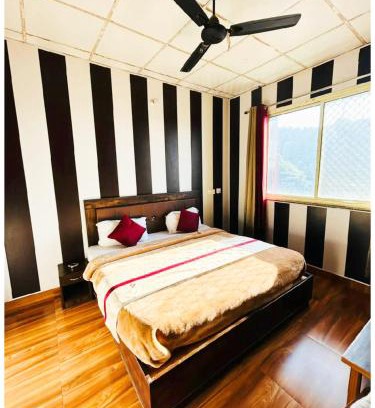 The Mall Road Hotel | HOTEL M-A-Y-A Near Mall Road - Parking and Free Wifi Facilities - Hotel At Prime Location Spacious Room - Amazing valley views - BEST HOTEL