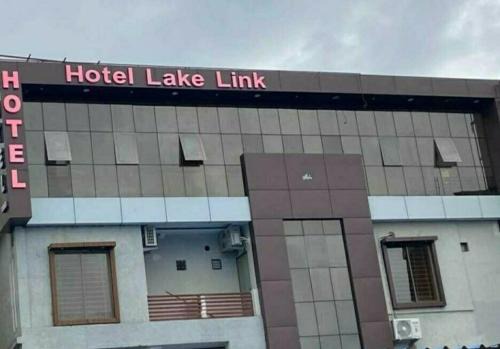Bhopal Hotel | Hotel O Lake Link