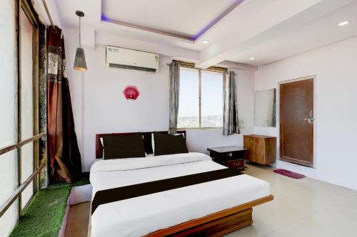 Ahmedabad Hotel | Hotel O Red Blue