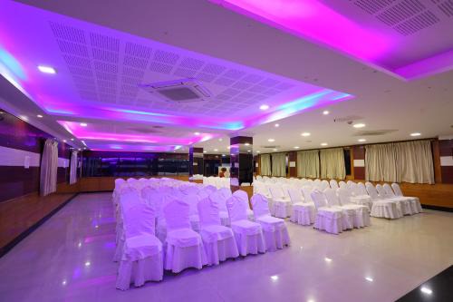 Dindigul Hotel | Hotel PVK Grand Dindigul