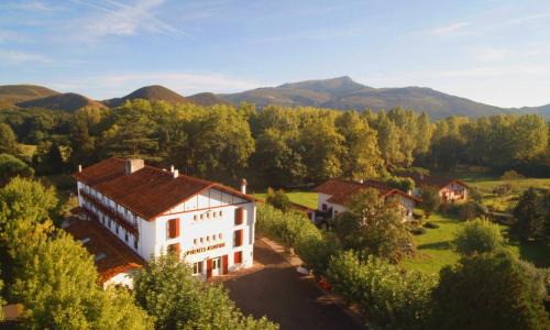 Saint-Pee-sur-Nivelle Hotel | Hotel Pyrenées Atlantique